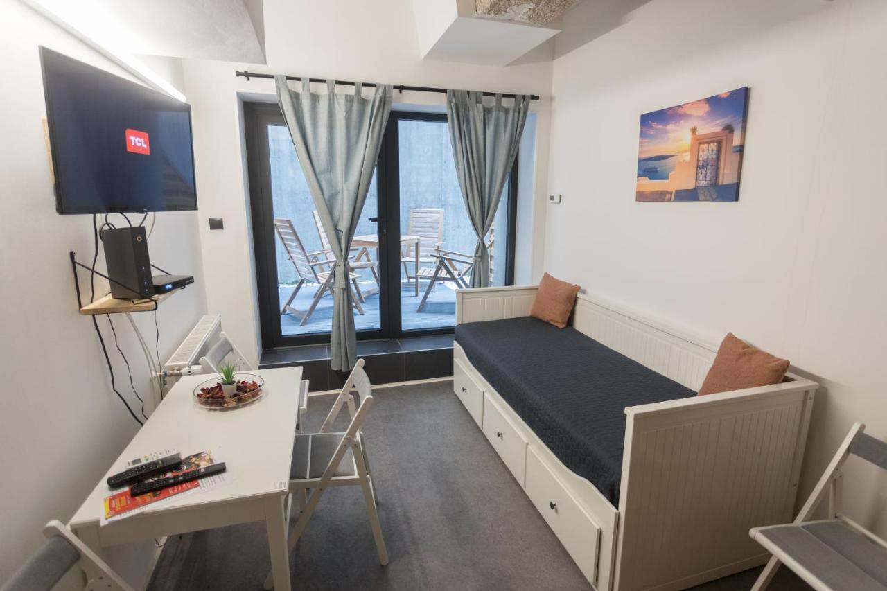 Peaceful Basement Apartment With Terrace & Free Gym Budapest Exterior photo