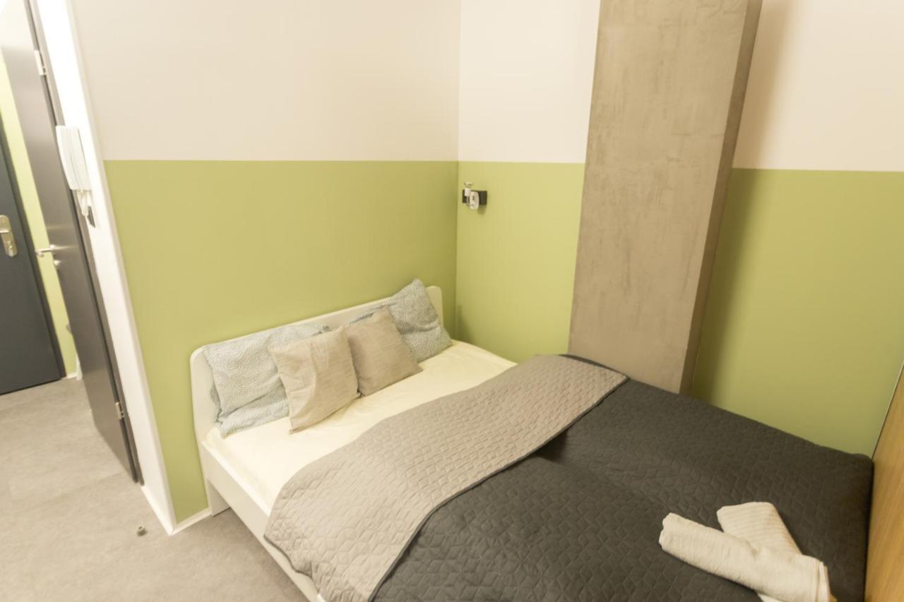 Peaceful Basement Apartment With Terrace & Free Gym Budapest Exterior photo